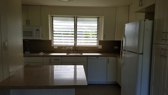 Building Photo - 2BD / 1BA / Carport- Single-Family Home – ...