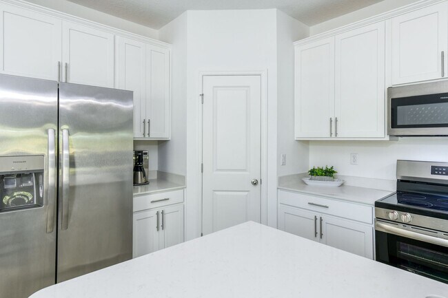 Building Photo - Beautiful 2 Bedroom, 2 Bathroom Home in St. Augustine Lakes