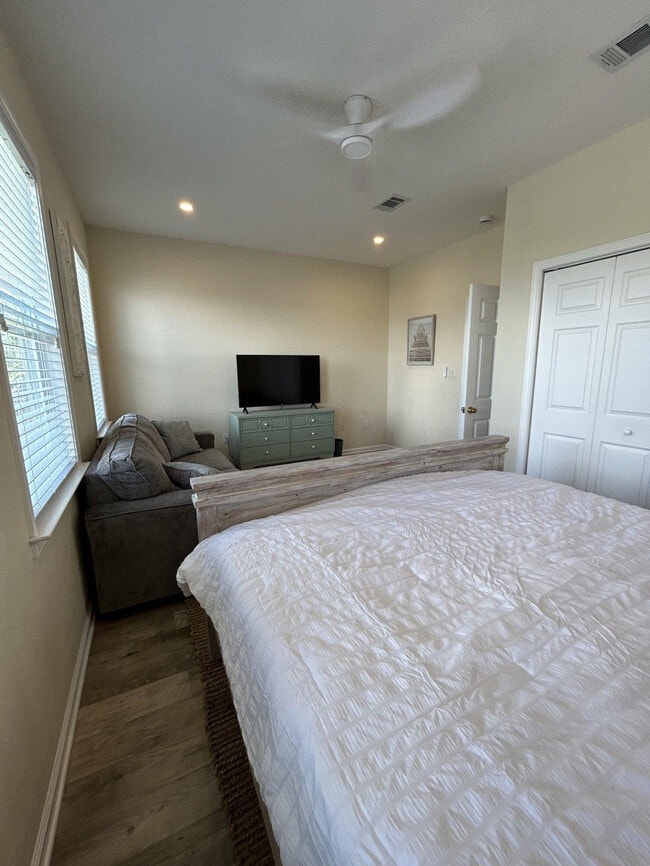 Building Photo - 25 Seabreeze Trail