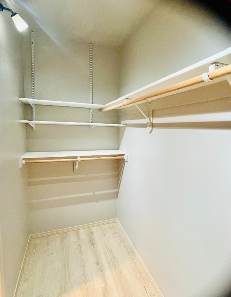 Building Photo - 4215 W 2nd Ave