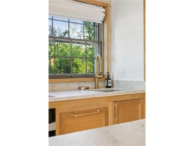 Building Photo - 5669 Hugo Rd