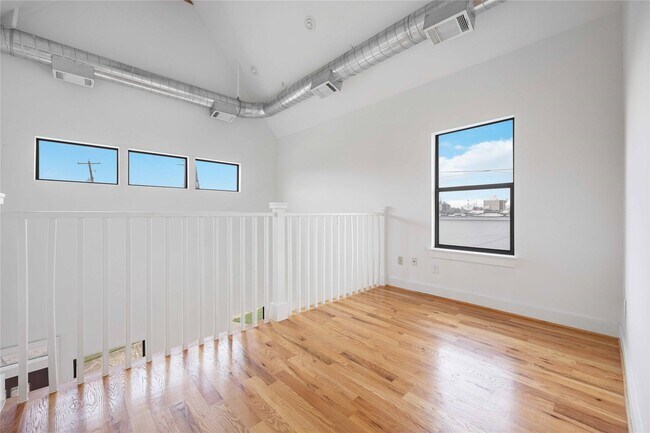 Building Photo - 1617 Dumble St