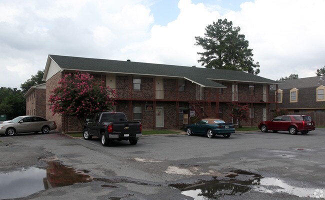 Primary Photo - West Rock Gardens Apartments