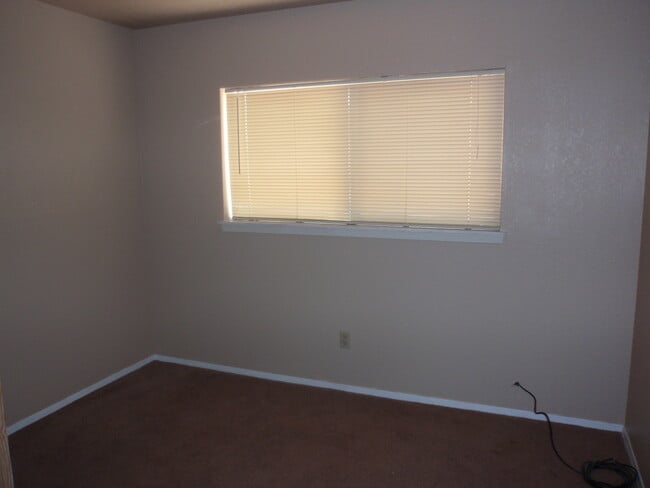 Building Photo - Triviz Apts