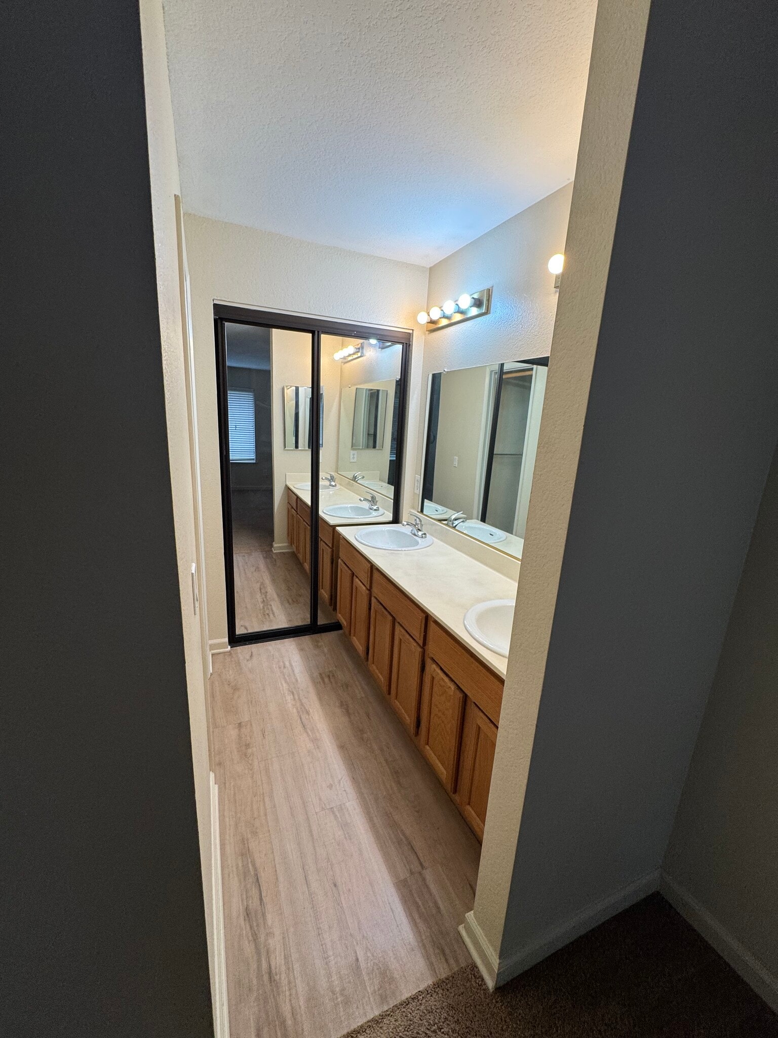 Master bathroom - 5148 Keystone Ave