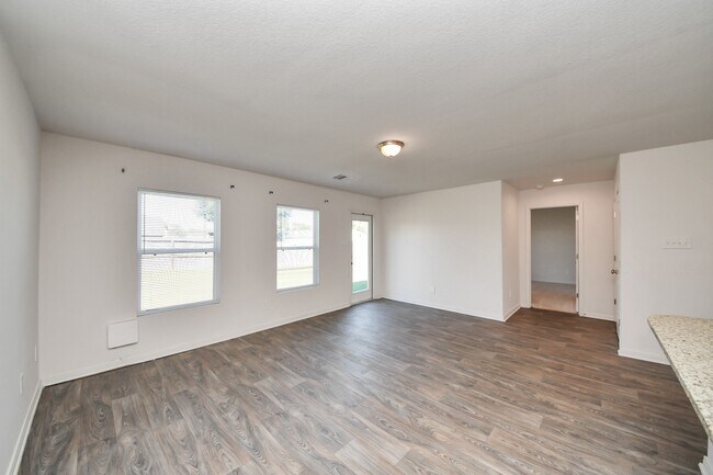 Building Photo - 164 Goldenrod