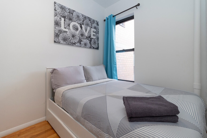 Building Photo - 1794 1st Ave