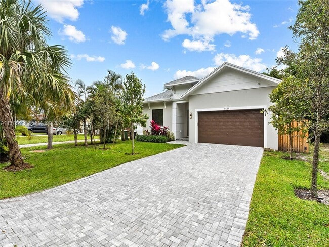 Building Photo - 1484 SW 32nd St