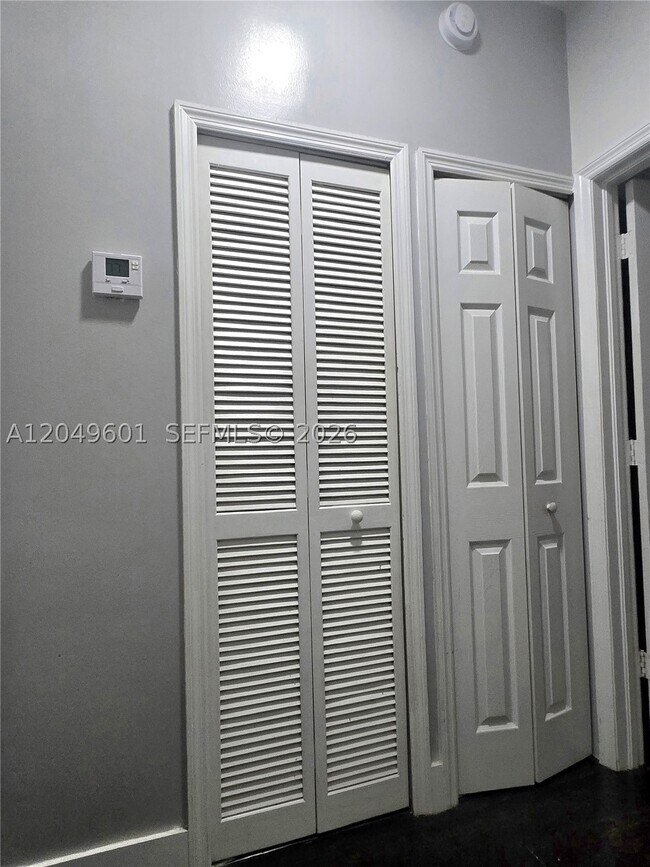 Building Photo - 6001-6114 129