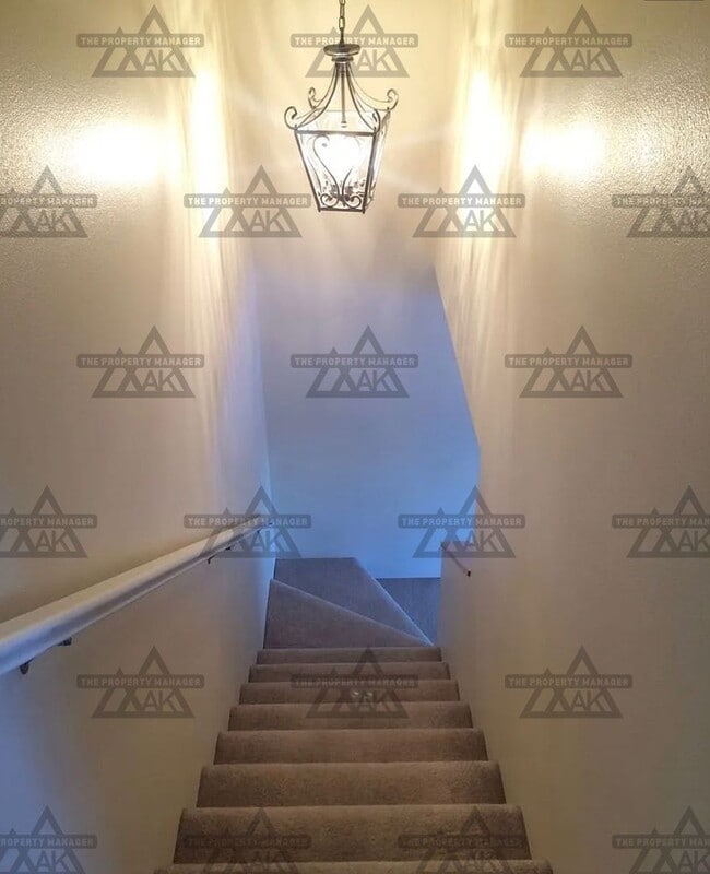 Building Photo - Beautiful 3 bedroom home for rent / Sorry no pets / Heat Included!!