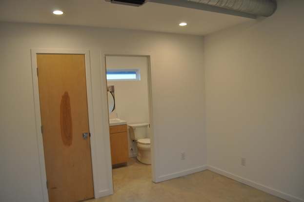 Building Photo - 1417 Highland Blvd