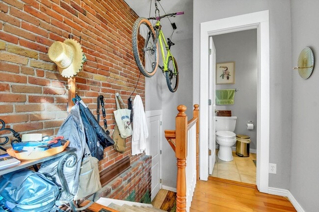 Building Photo - Luxury residence in the heart of Denver’s historic Baker district - 2 bedrooms - 2 Bathrooms - To...