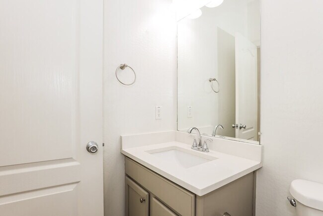 Building Photo - 4845 S 243rd Dr