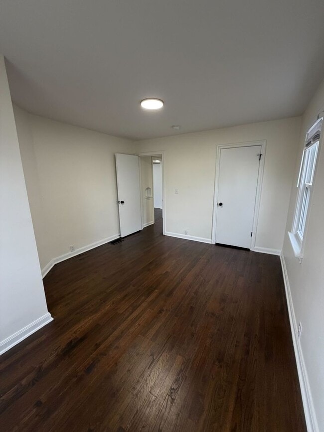 Building Photo - Stunningly Updated 2BR Home in Prime Bexley Location
