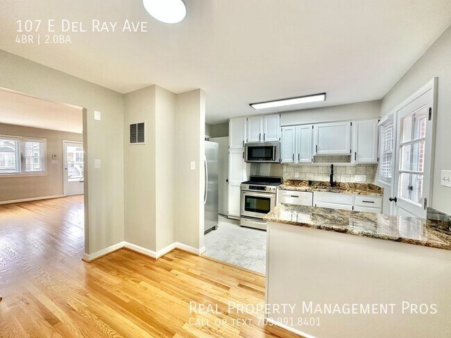 Building Photo - 107 E Del Ray Ave