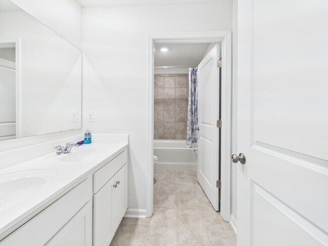 Building Photo - 5701 Brailen Dr