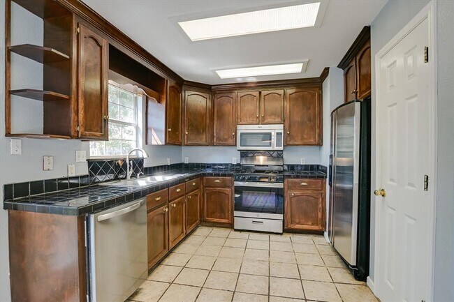 Building Photo - 17253 Tobermory Dr