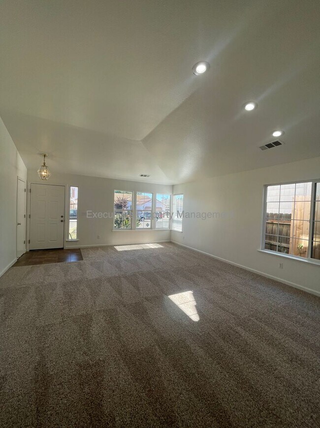 Building Photo - 1449 Quiet Ct
