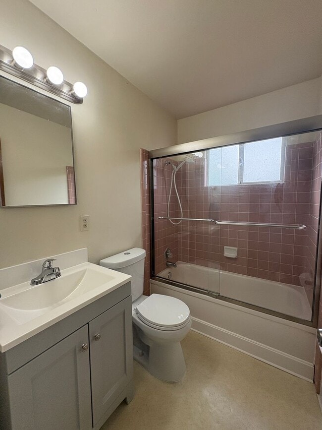 Building Photo - 820 Bryte Ave