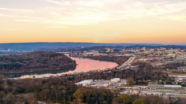 Building Photo - 207 Old Mountain Rd
