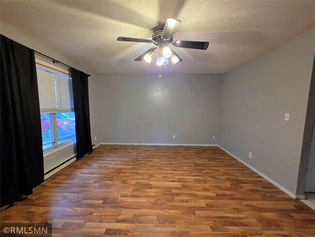 Building Photo - 653 N 2nd St