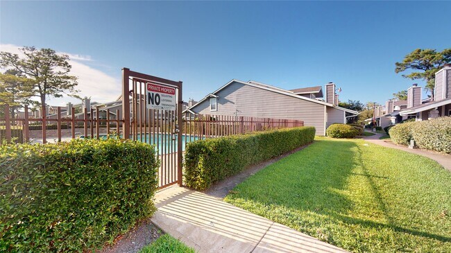 Building Photo - 12250 Copper Tree Pvt Ln