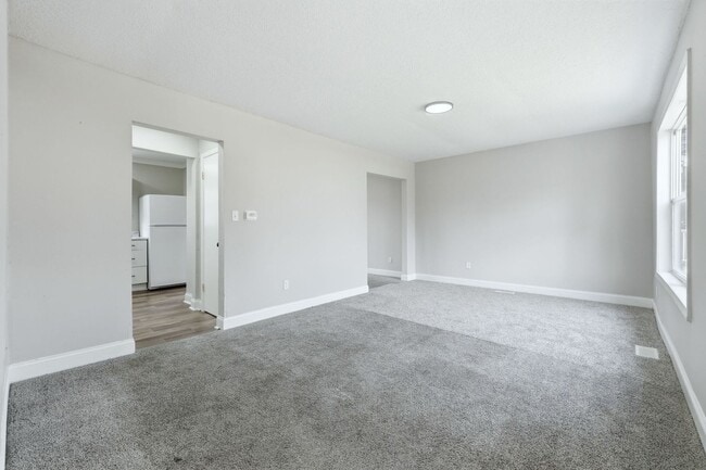 Building Photo - 3-Bedroom w/ New Kitchen Appliances