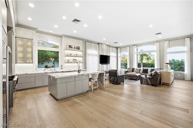 Building Photo - 9320 Tournament Canyon Dr