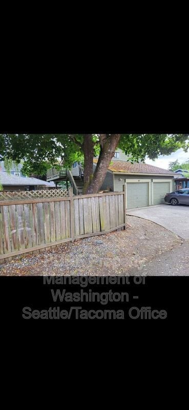 Building Photo - 802 9th St SW