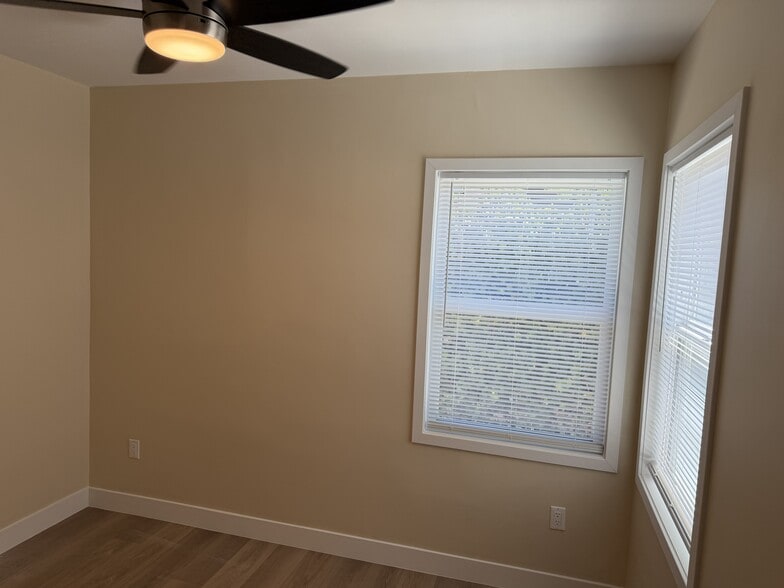 Bedroom and ceiling fan - 619 Linwood Ave