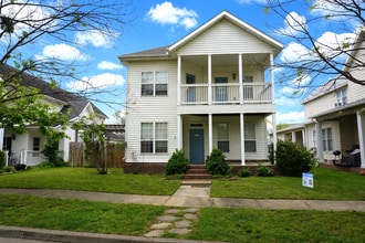 Building Photo - Fayetteville Home in Salem Village Subdivision!
