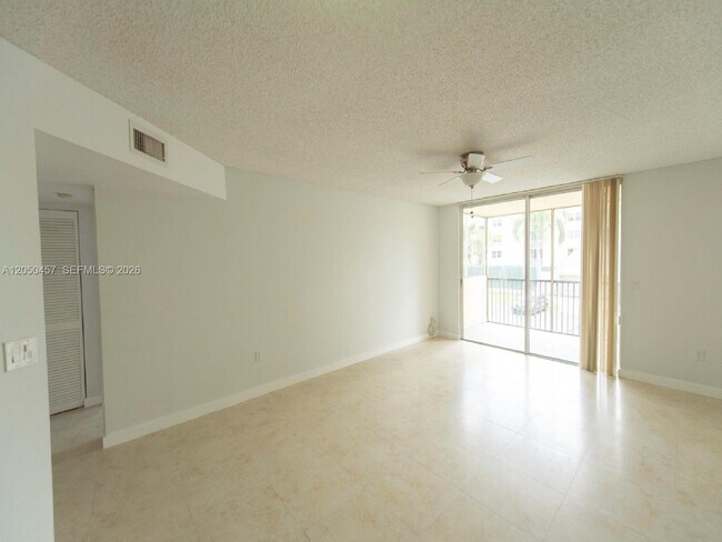 Building Photo - 8373 Lake Dr