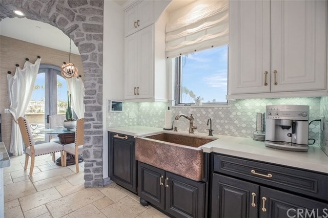 Building Photo - 736 Esplanade