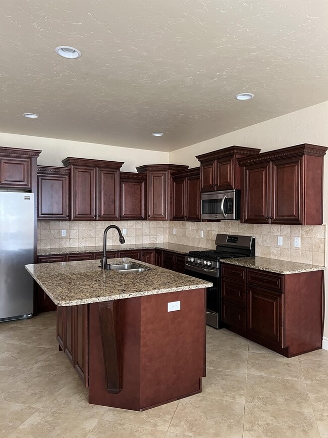 Building Photo - 2443 Bramasole Dr