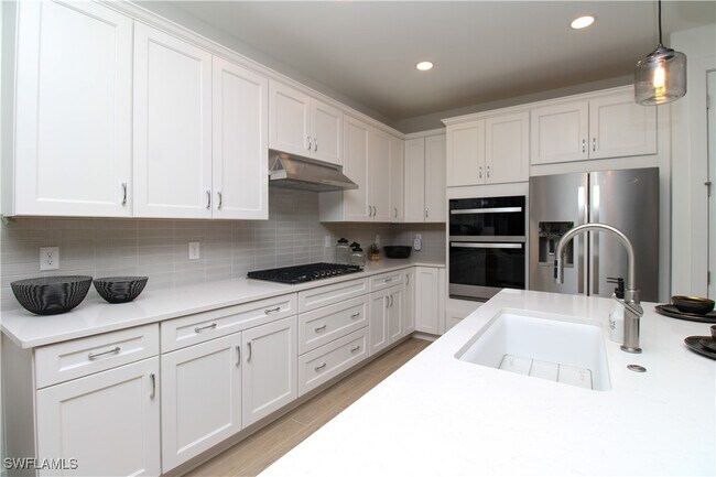 Building Photo - 8857 Oceana Wy