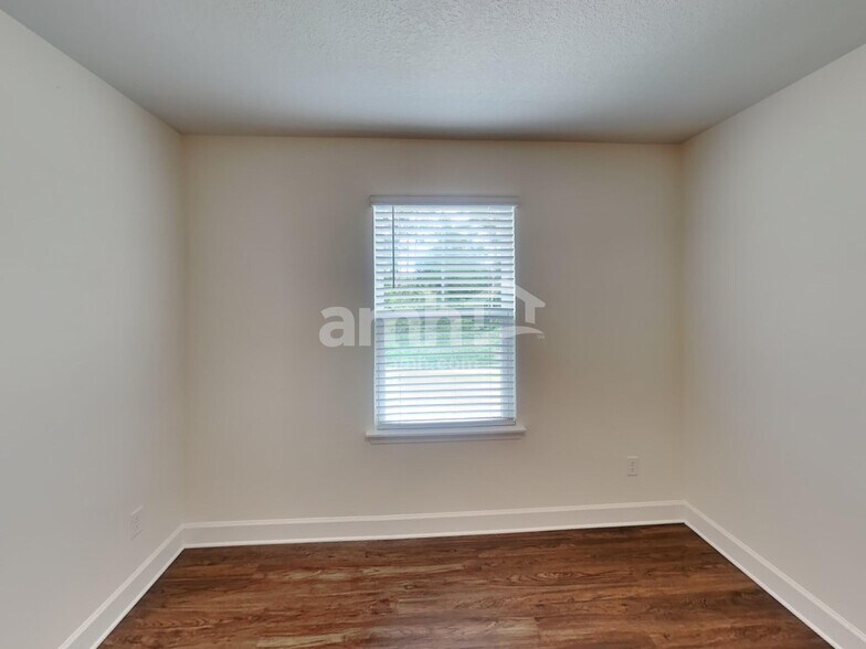 Building Photo - 8571 Highfield Ave