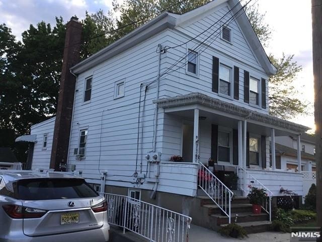 Primary Photo - 10 Walnut St
