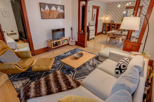 Building Photo - 3501 Cedar Ave S