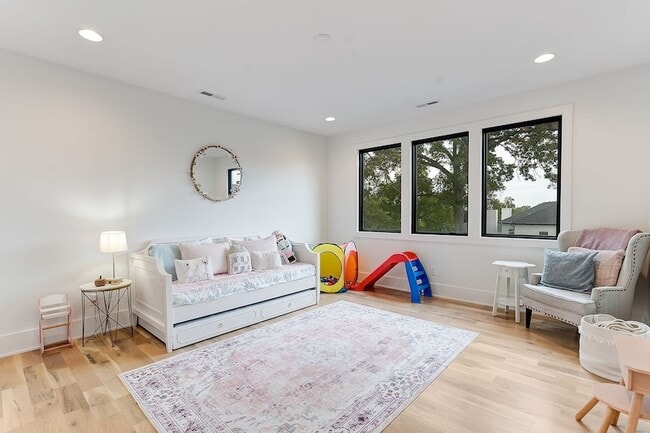 Building Photo - 3733 Estes Rd