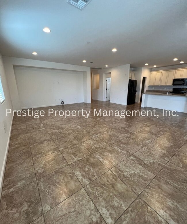Building Photo - Dont Miss This Spacious Northwest home!!!