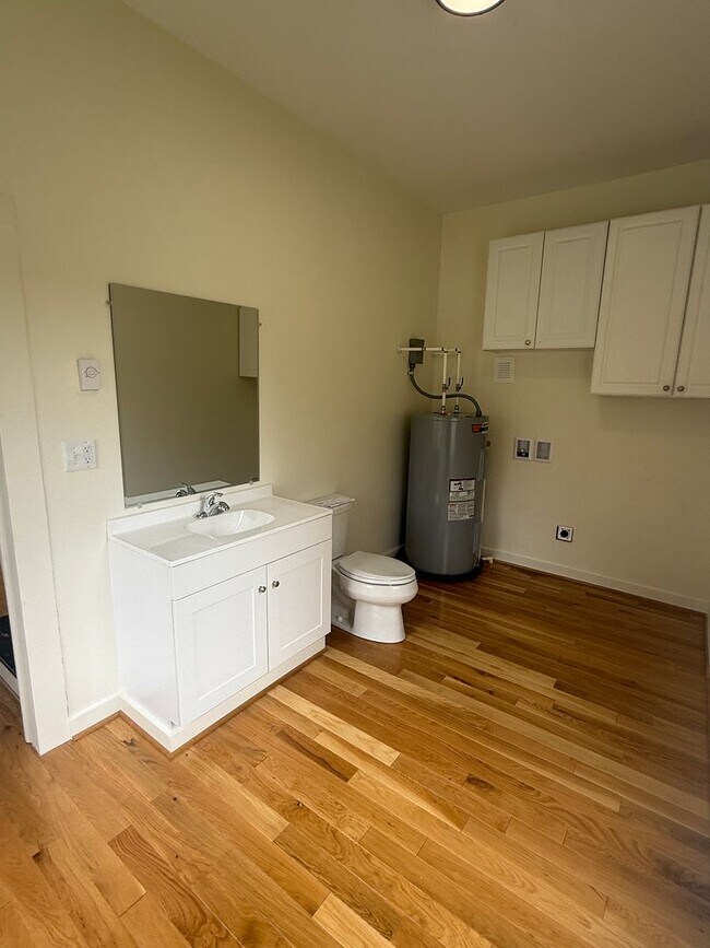 Building Photo - oliv3574