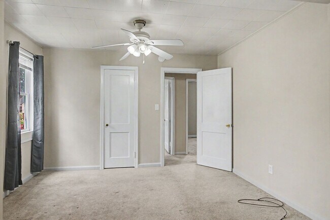 Building Photo - 317 Maney Dr