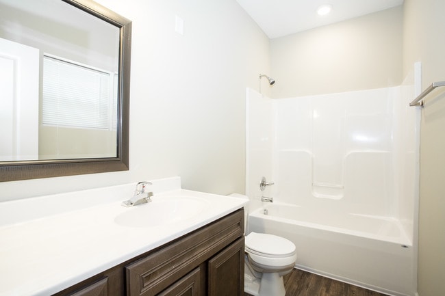 Building Photo - 509 S Elm