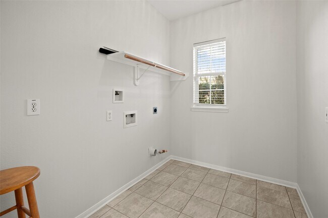 Building Photo - 308 Meadow Trail Ct