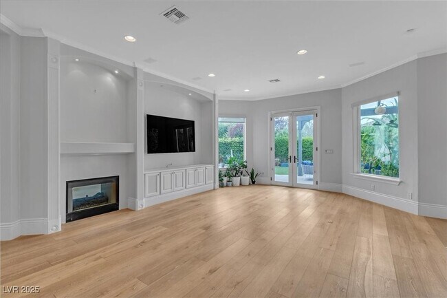 Building Photo - 2104 Redbird Dr