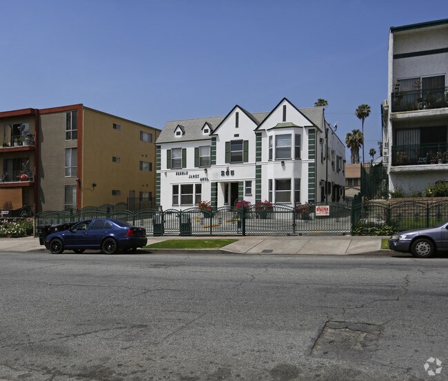 New Jersey Apartments 265 S Manhattan Pl Los Angeles CA 90004