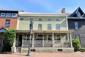Building Photo - 109 NW Front St