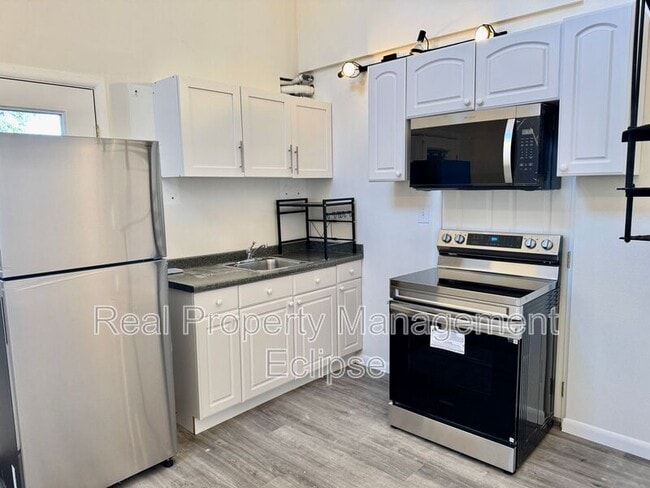 Building Photo - 21606 3rd Ave SE