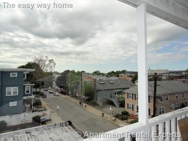 Building Photo - 38 Bond St