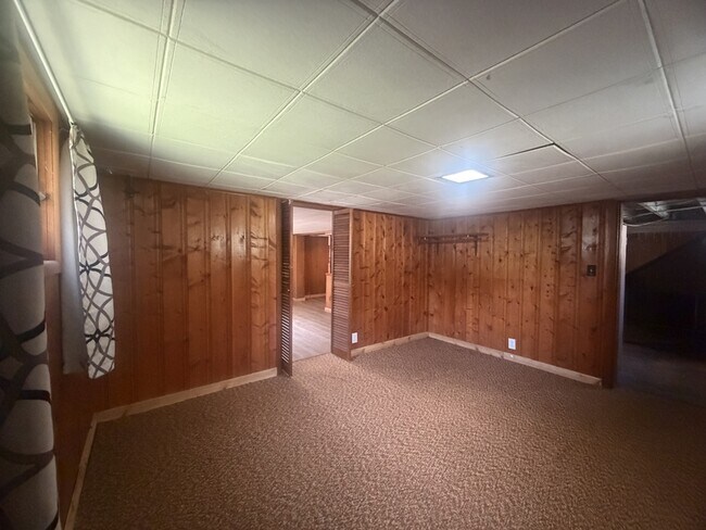 Building Photo - 515 W Southside Blvd